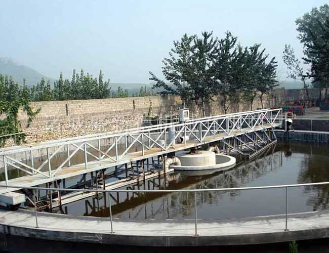 中心傳動刮泥機(jī)